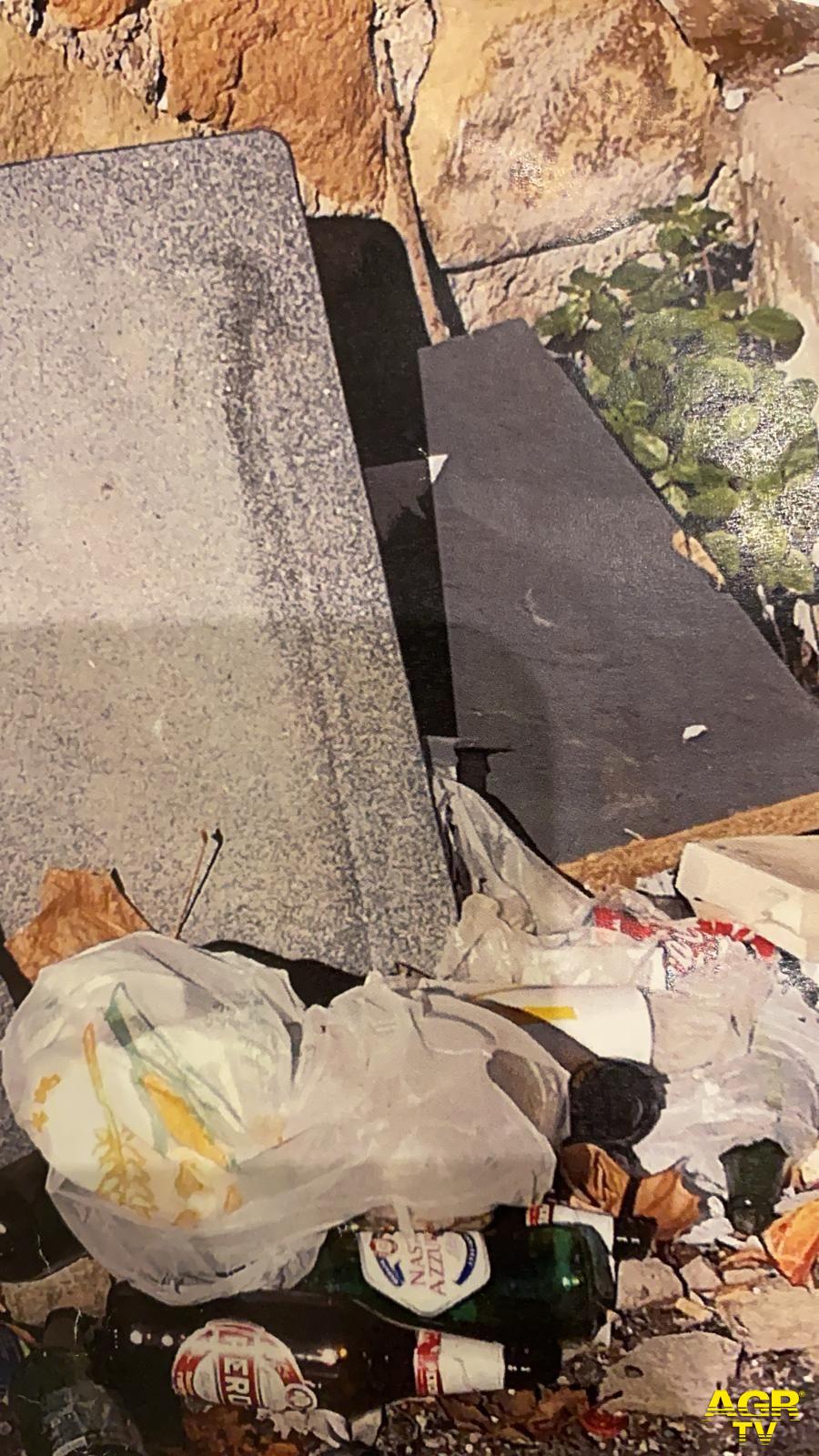 Ostia, centro storico tra degrado e teppismo, cittadini chiedono posto fisso di polizia Ostia, centro storico tra degrado e teppismo, cittadini chiedono posto fisso di polizia