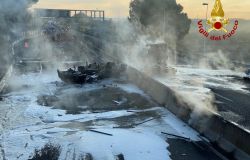 Cisterna in fiamme in Fi-Pi-Li, Baccelli: Nessun ferito. Stiamo monitorando la situazione. Ripristino non sarà breve