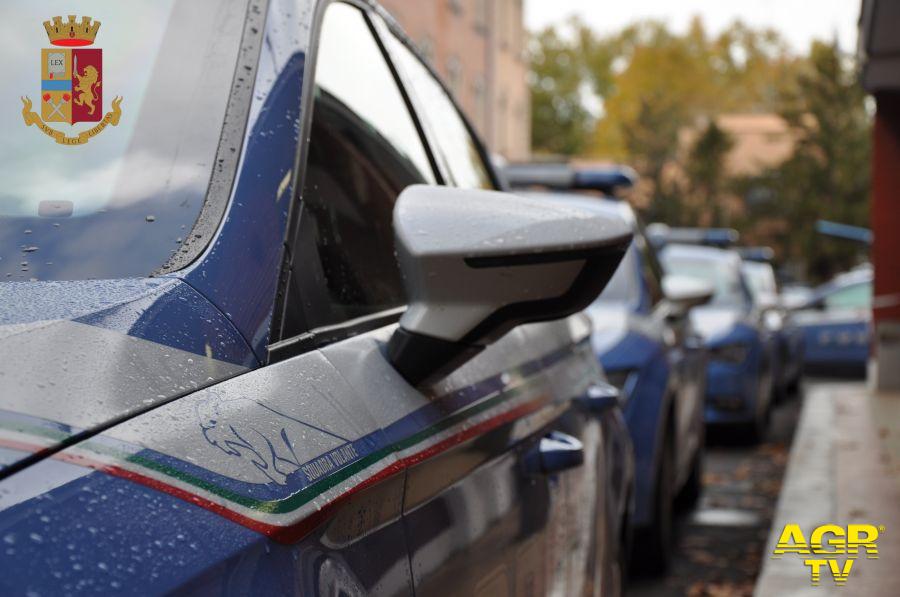 Fa sega a scuola e scompare, la polizia la ritrova al parco... Fa sega a scuola e scompare, la polizia la ritrova al parco...