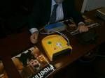 Defibrillatori anche nei centri commerciali Defibrillatori anche nei centri commerciali