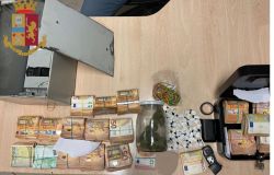 Soldi e droga, pusher romano aveva 90 mila euro in cassaforte