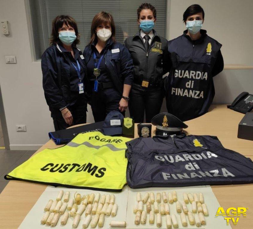 Arrestato narcotrafficante con 65 ovuli di cocaina nell'intestino Arrestato narcotrafficante con 65 ovuli di cocaina nell'intestino