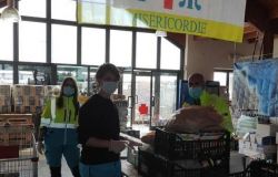 Fiumicino, gara di solidarietà per le famiglie in difficoltà per la pandemia