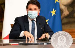 Covid-19, il decreto legge sul periodo natalizio