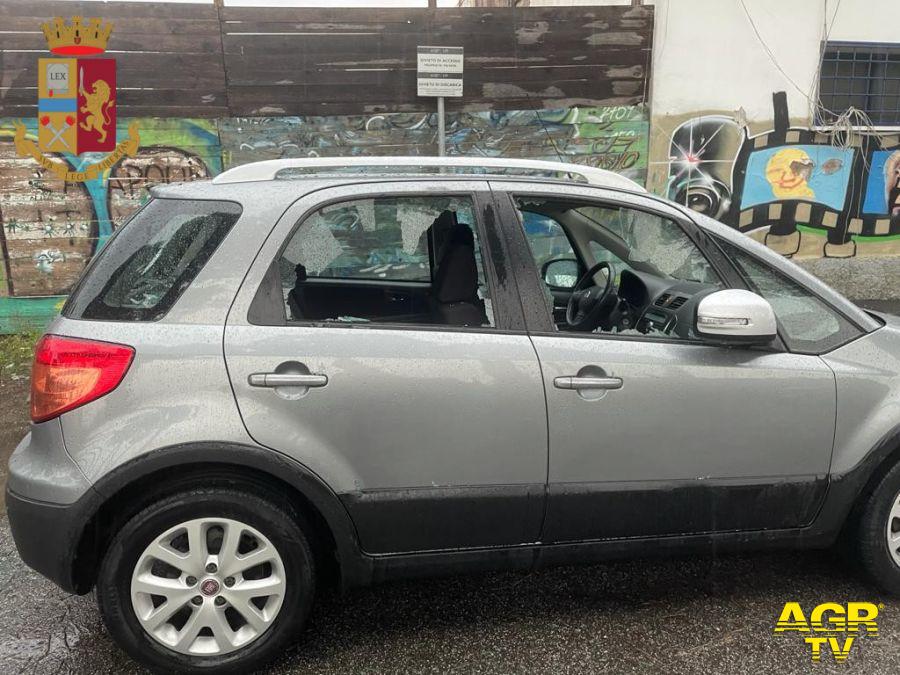 Danneggiate 25 auto in sosta con il lancio di Sanpietrini, arrestato brasiliano Danneggiate 25 auto in sosta con il lancio di Sanpietrini, arrestato brasiliano