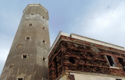 Fiumicino , l'area del vecchio faro nel degrado