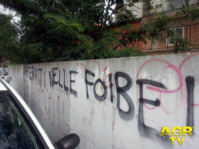 Scritte ingiuriose ad Acilia