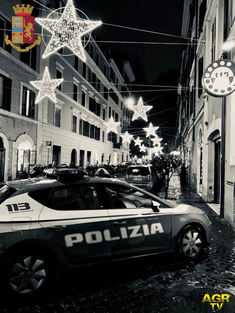 Trastevere, due pusher in manette, sequestrata 2 kg di droga ed oltre 50 mila euro Trastevere, due pusher in manette, sequestrata 2 kg di droga ed oltre 50 mila euro