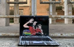 2021, in presenza ed in sicurezza nuova opera della Street Artist Laika esposta al liceo Giulio Cesare