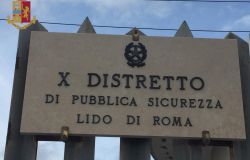 Ostia, andava in giro con l'auto rubata ed un kit completo per lo scasso, in manette cileno
