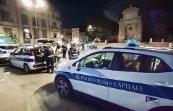 Nuovi assembramenti a Roma, la polizia locale replica con una raffica di multe, la Raggi: non abbassare la guardia