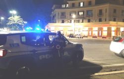 Acilia, Operazione Alta Marea, la squadra mobile smantella associazione criminale dedita al traffico di stupefacenti, 17 in manette