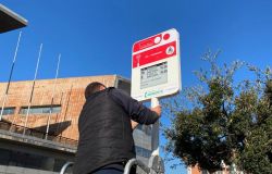 Fiumicino, installate le paline elettroniche per i bus