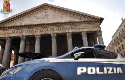 Preso writers 19enne, ha imbrattato il muro di cinta di un ospedale