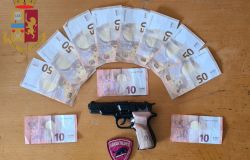 Acilia, rapina una farmacia e scappa con la sua macchina...preso rapinatore incallito