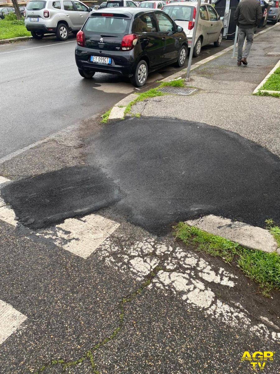 Ostia, barriere architettoniche e scivoli a rischio