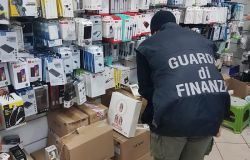 Guardia di Finanza Prato: operazione “fake fashion” - ricostruita la filiera del falso