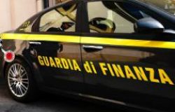 Associazione per delinquere, caporalato, abusiva attività di servizi di pagamento e autoriciclaggio: 7 misure cautelari
