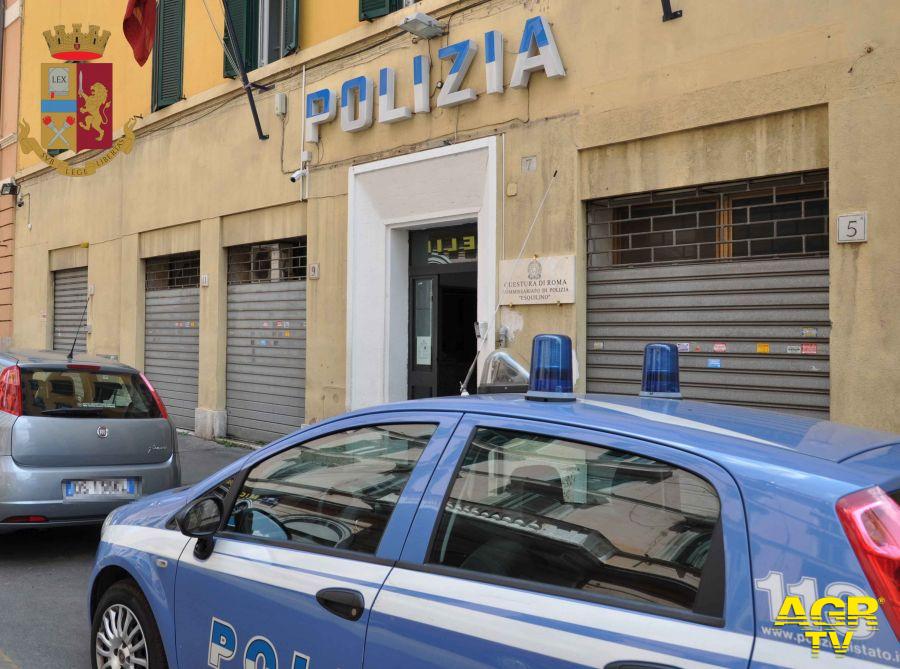 Aggrediscono 91 enne sotto gli occhi della polizia per rapinarlo, due in manette Aggrediscono 91 enne sotto gli occhi della polizia per rapinarlo, due in manette