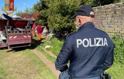 Polizia, conclusa la bonifica di via Moneta alla Romanina, arrestato somalo che aveva accoltellato un uomo per rapina