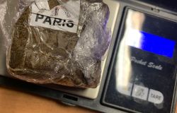 Fiumicino, la droga nel colletto della camicia, arrestate dieci persone per spaccio a Roma