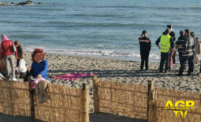 Domenica in zona rossa, i controlli anche sulle spiagge e nei parchi Domenica in zona rossa, i controlli anche sulle spiagge e nei parchi