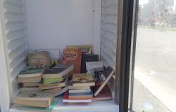 Monteverde, il bibliofrigo  che non vuole essere un rifiuto e si trasforma in bookcrossing