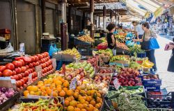 Mangiare è un piacere anche visivo, la dieta dei colori regola e governa l'appetito