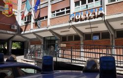 Botte e minacce alla madre ed alla compagna per farsi dare i soldi per la droga, arrestato