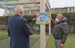 Fiumicino, inaugurate zone d'ombra nelle scuole della città