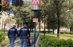 Polizia, scattano da oggi controlli anti-assembramento nei servizi pubblici