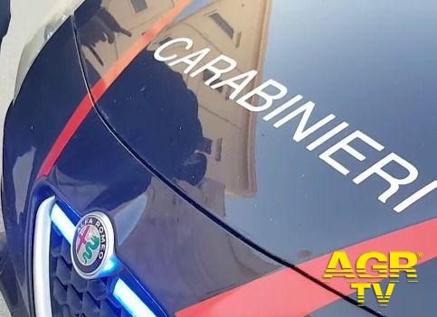 Carica il portabagagli dell'auto di droga e attira l'attenzione dei carabinieri, preso trafficante di droga con 60Kg di marjuana