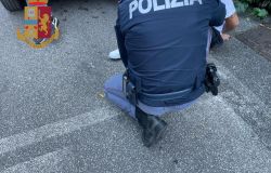 Due pusher arrestati, il primo mentre spacciava cocaina in una scuola in disuso, l'altro alla stazione di Bagni di Tivoli