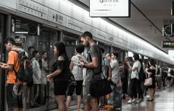 Leggere gratis in bus e metro, nasce la biblioteca digitale per gli utenti del Tpl