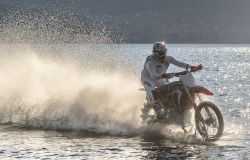 Stretto di Messina, attraversarlo con una moto da cross si può...parola di Luca Colombo
