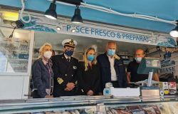 Fiumicino , inaugurato il nuovo plateatico per il pesce, ora bisogna assegnare tutte le postazioni