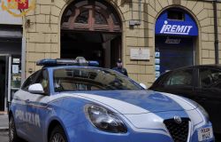 Sorpreso dagli agenti a spacciare vicino ad una scuola, in manette a Roma 3 pusher