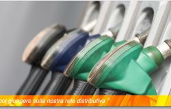 Benzina, nuova aumenti