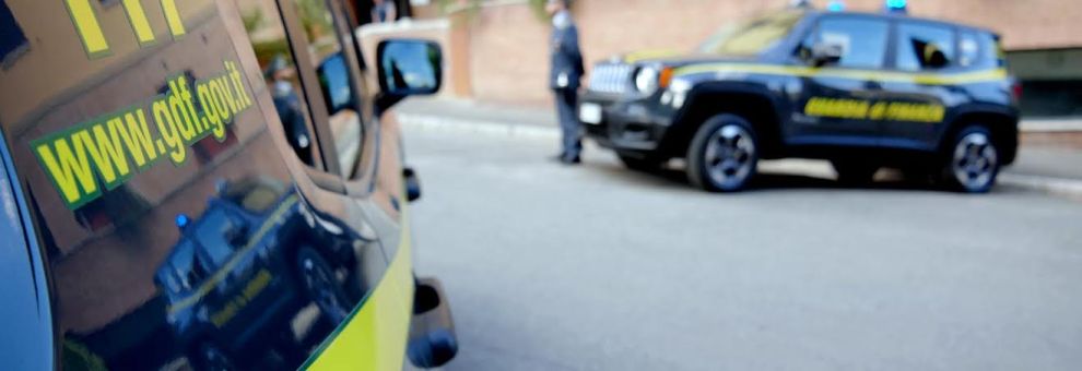 Ostia, all’alba blitz antidroga delle Fiamme Gialle alle “Case Rosse”, 26 arresti