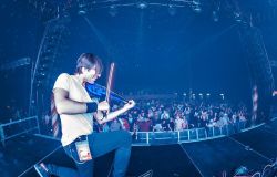 Dedicato alla nightlife: “No Man No Cry”, il nuovo singolo del violinista bresciano Andrea Casta