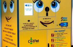 Avanzano le macchinette mangiaplastica, nuove installazioni in IV ed VIII Municipio