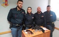 Monteverde, bloccato al sesto piano di uno stabile ladro seriale