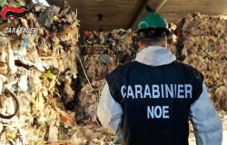 Taranto, operazione Amici per la pelle, scoperto traffico illecito di rifiuti, cinque arresti