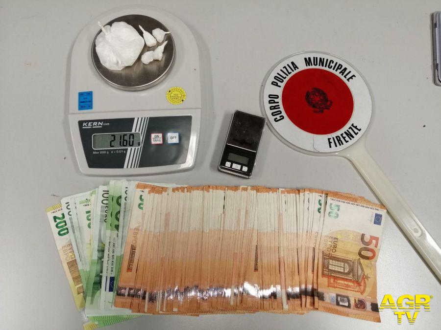 Comune di Firenze Spacciatore arrestato dalla Polizia Municipale, sequestrati oltre 11mila euro e 21 grammi di cocaina