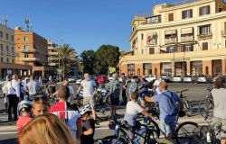 Ostia, ancora polemiche sulla ciclabile, ma si pedala....Ieva: a giorni i primi interventi