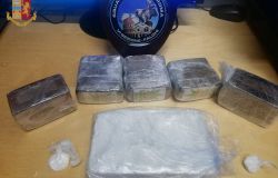Droga, tre in manette, sequestrati 3 kg. di hashish ed 1 kg. di cocaina