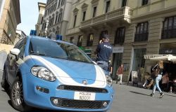 Contrasto della Polizia di Stato allo spaccio di stupefacenti e ai reati predatori nel capoluogo toscano.