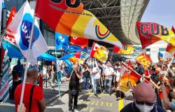 Fiumicino, i lavoratori Alitalia non mollano, sit-in di protesta