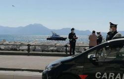 Travestito da vigilante rapina tre banche, si nascondeva a Fiumicino, arrestato