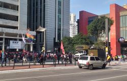 Manifestanti contro Bolsonaro a San Paolo Brasile